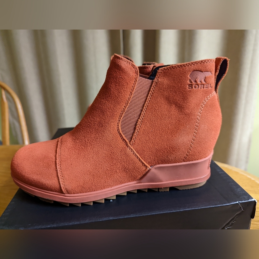 Sorel Women's Evie Pulling Suede Bootie Size 10